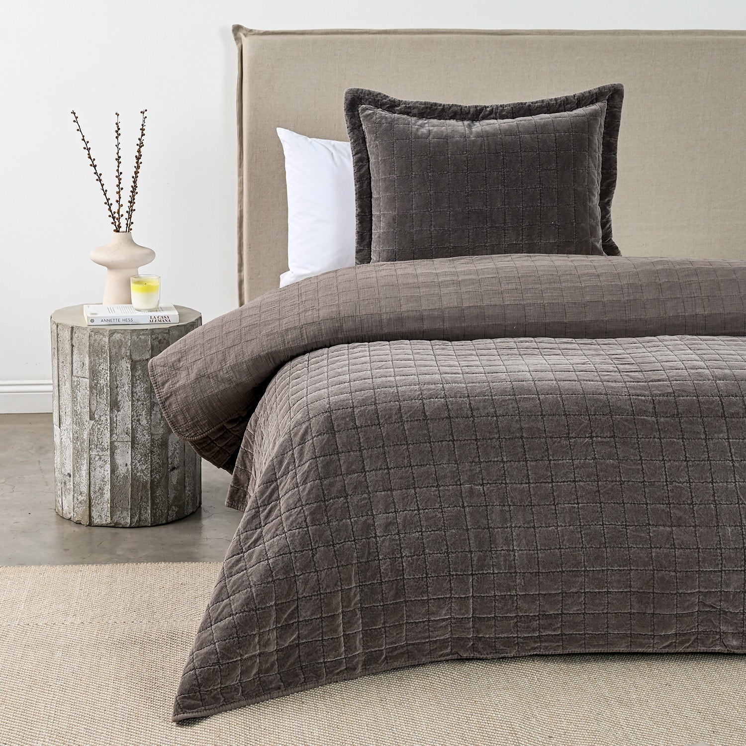 Quilt 1.5 Plazas Velvet Taupe